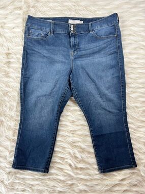 Torrid Jeans Women's Size 24 High Rise Cropped Jegging Medium Wash